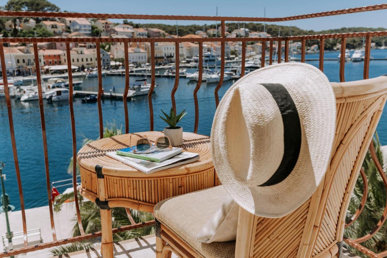 Hotel Apoksiomen Mali Lošinj Buitenkant foto