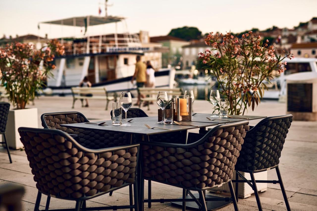 Hotel Apoksiomen Mali Lošinj Buitenkant foto